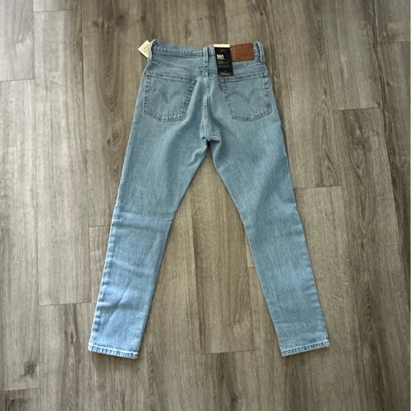 Levi's Women High Rise 501 Skinny Jeans - light wash Blue NTW - Picture 5 of 10